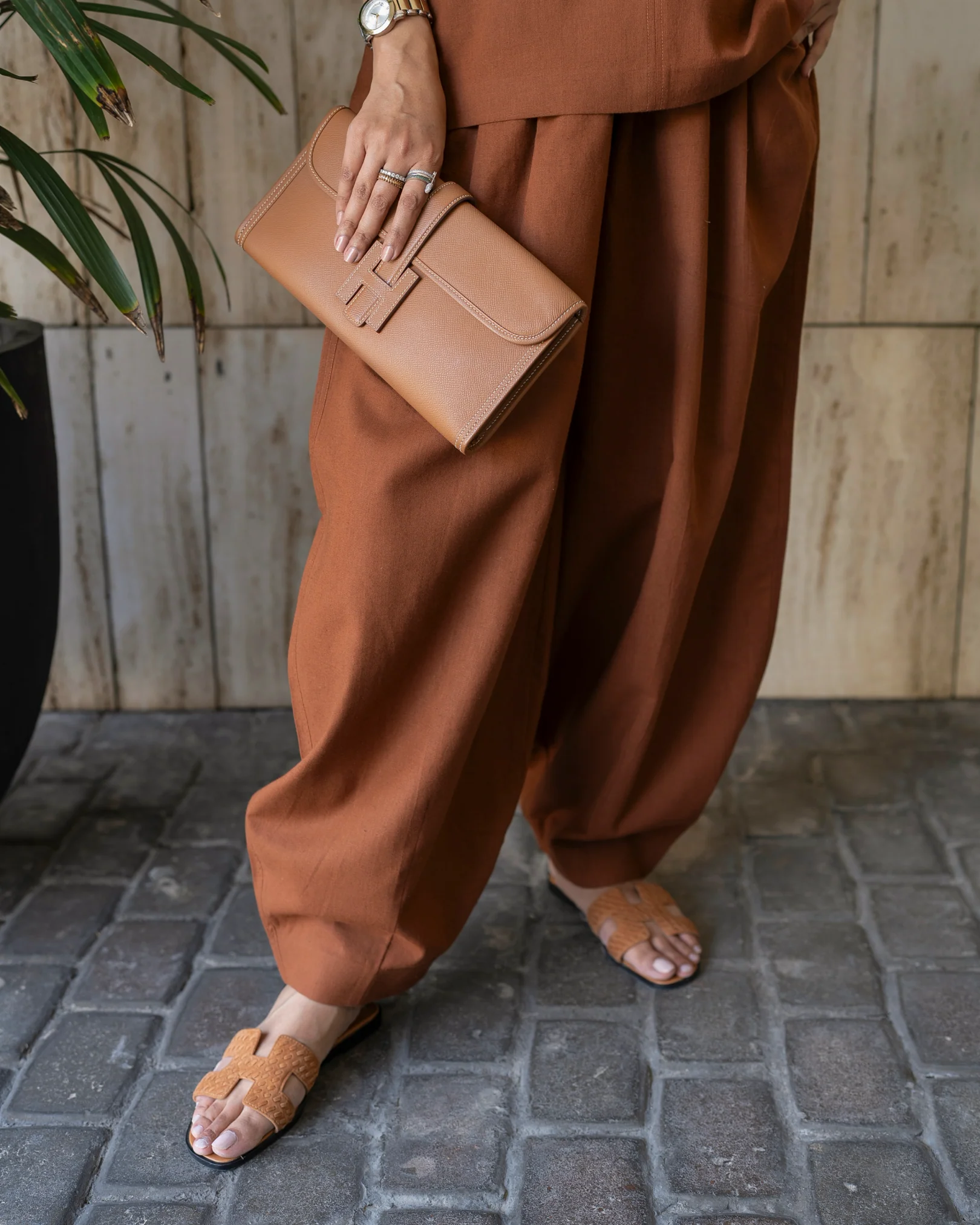 Sienna Go to Set - Image 9